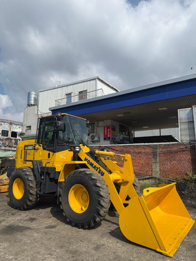 KOMATSU WA100-8 實機照片 2