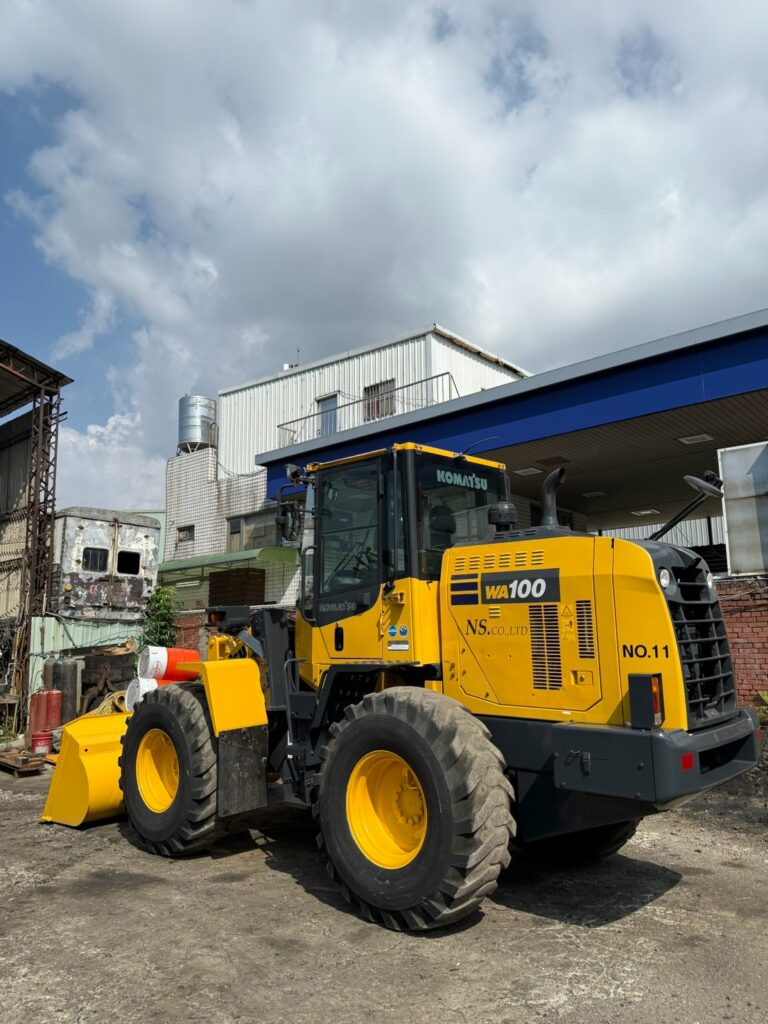 KOMATSU WA100-8 實機照片 4